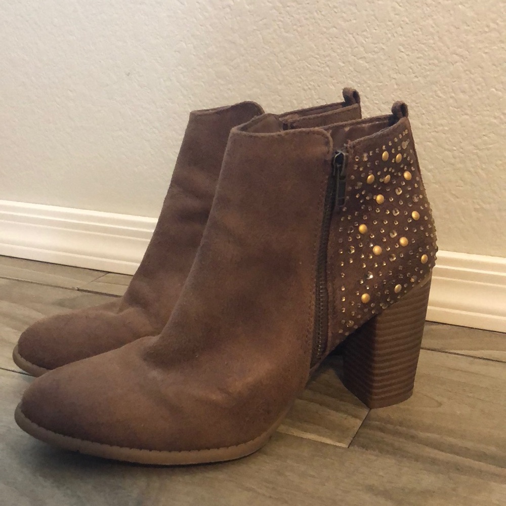 Maurice’s heeled boots. Size 10. Never worn.